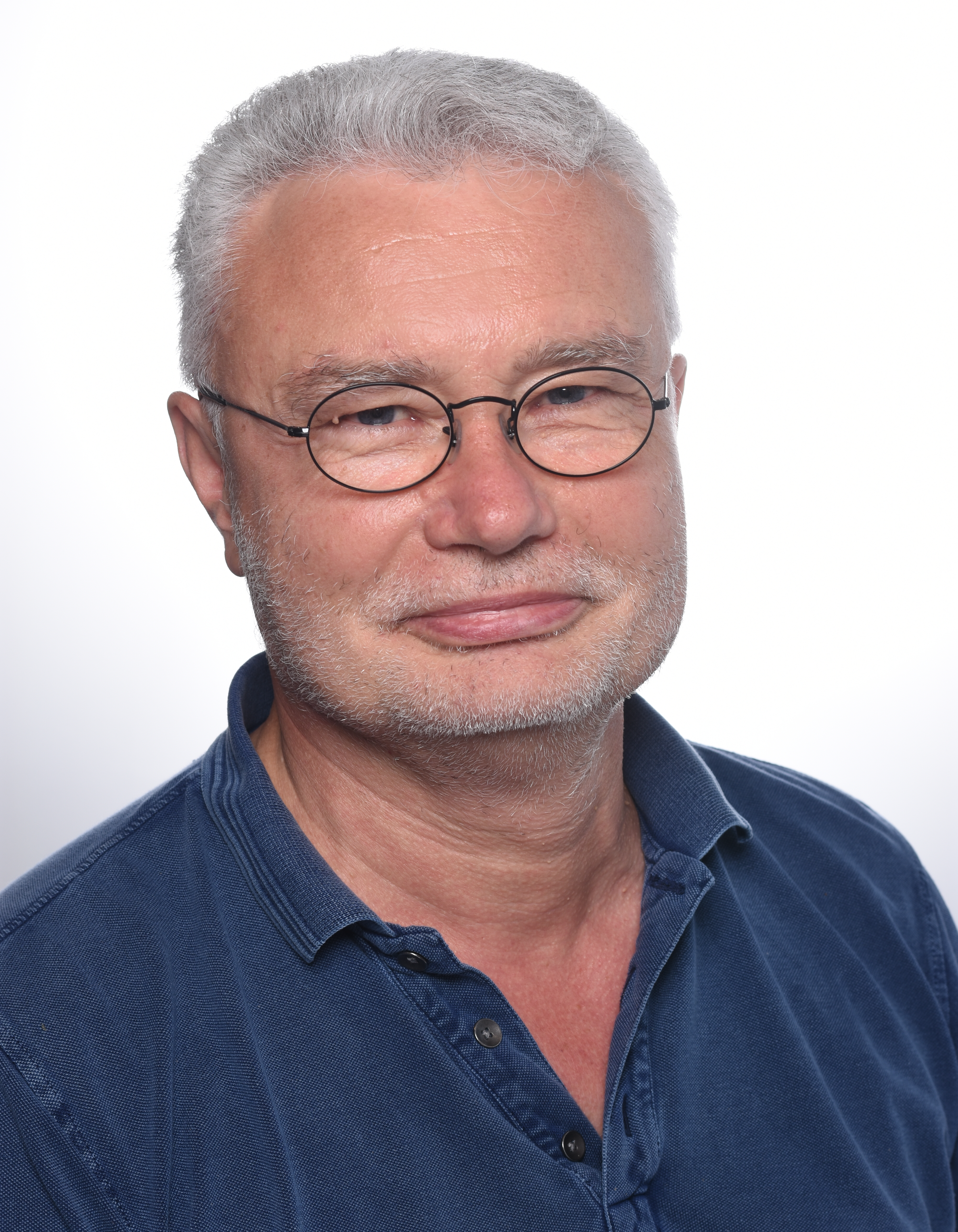 Dr. Pavel Svejda